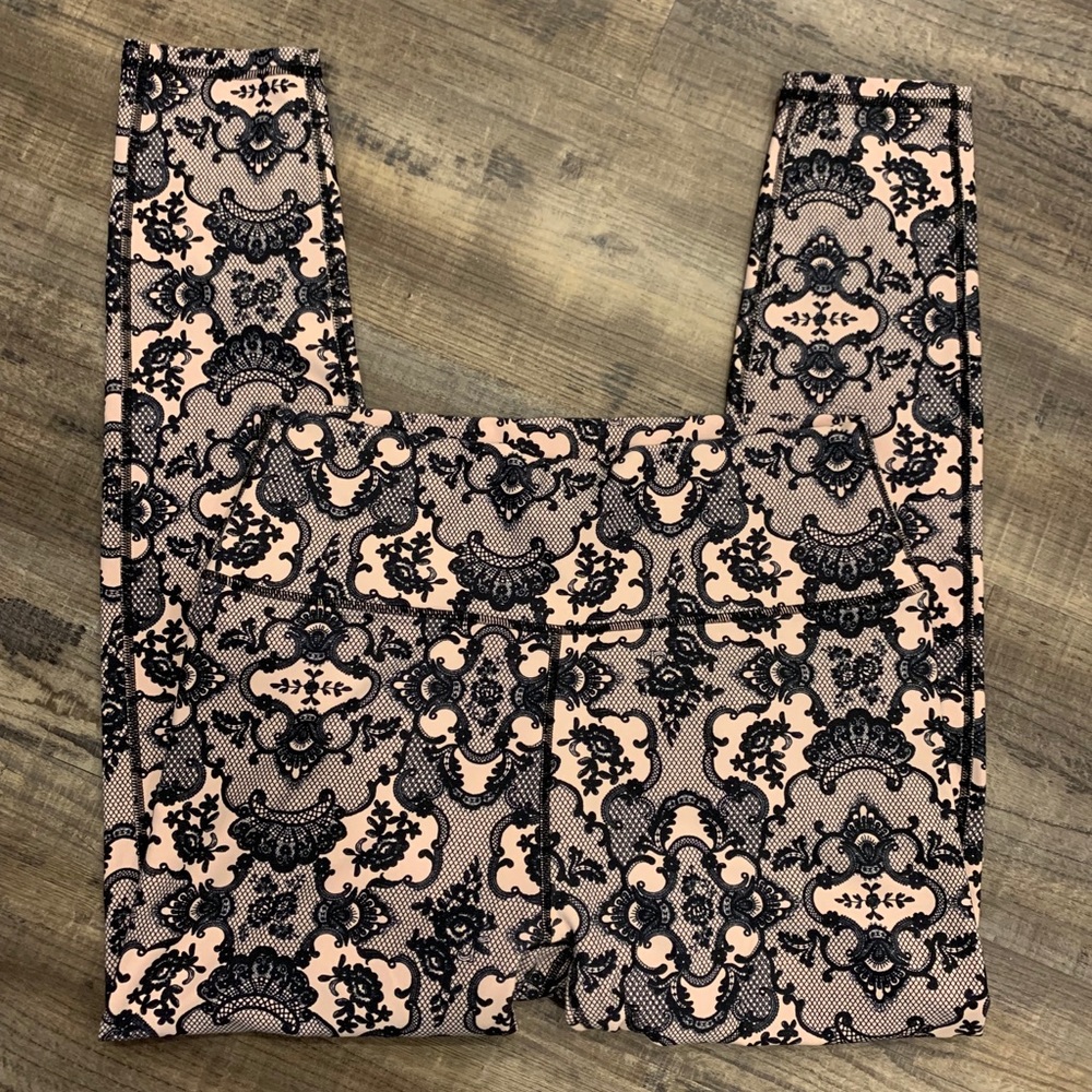 Fabletics Lace Pink Legging